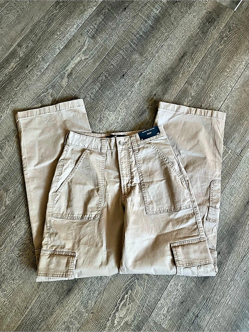 Hollister Baggy Ultra High-Rise Cargo Jeans Beige 2R New